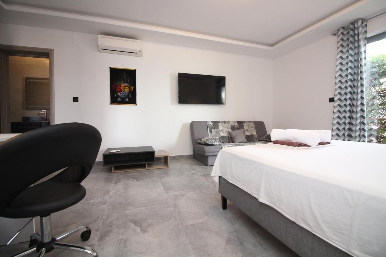 פרימוסטן Apartments Toni מראה חיצוני תמונה