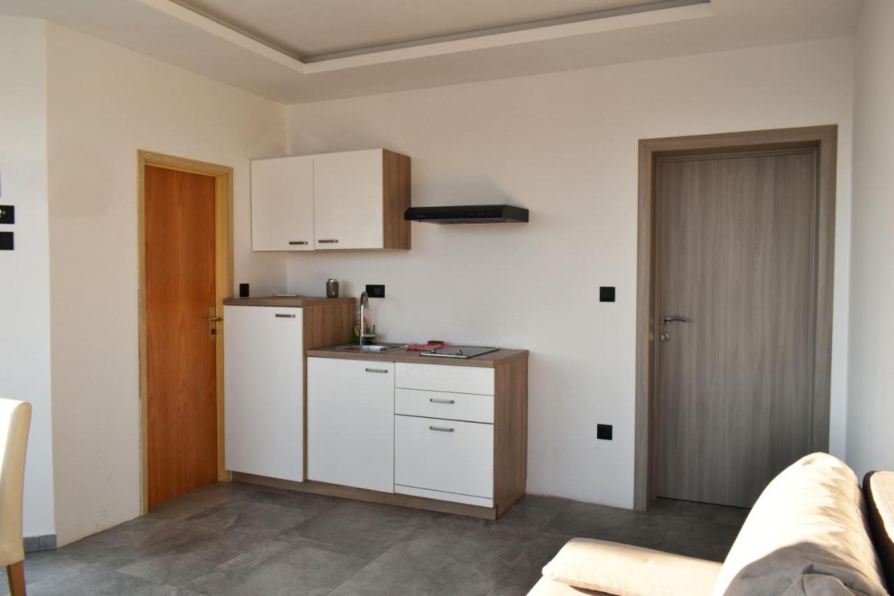 פרימוסטן Apartments Toni מראה חיצוני תמונה