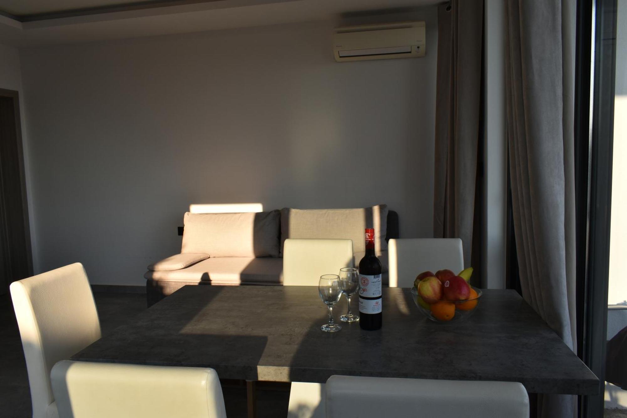 פרימוסטן Apartments Toni מראה חיצוני תמונה